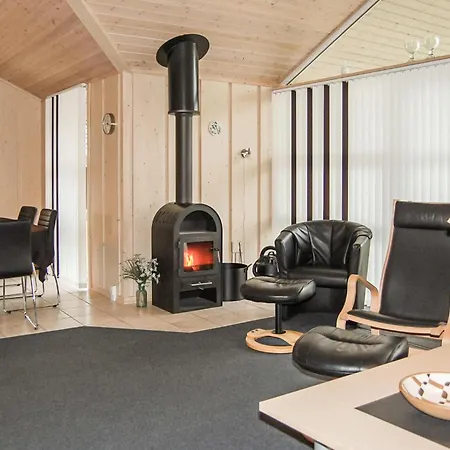 3 Bedroom Awesome In Casa de Férias *